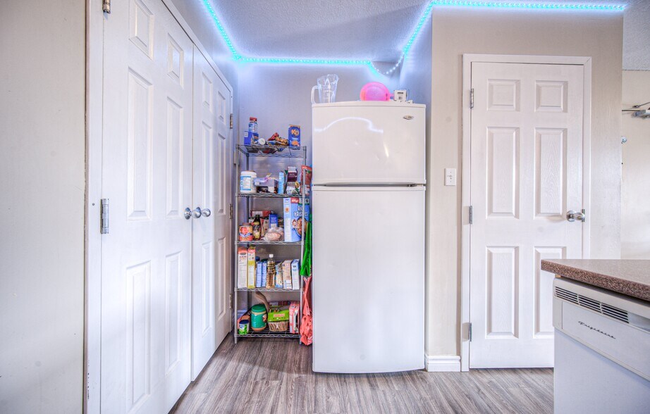 More Photos Of 172 Regina St N, Waterloo Apartments For Sale