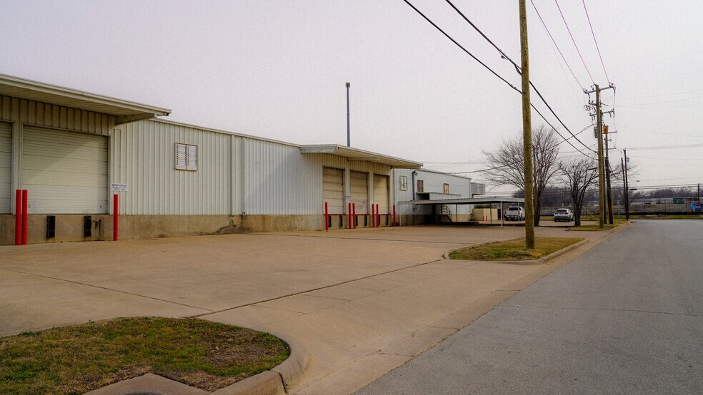 More Photos Of 3801 Cockrell Ave, Fort Worth Manufacturing For Lease