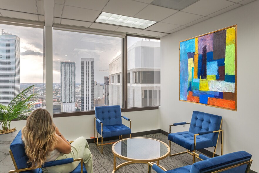 More Photos Of 2 S Biscayne Blvd, Miami Office Residential For Lease