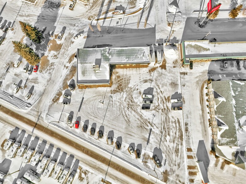 More Photos Of 1276 Trans Canada Way SE, Medicine Hat Showroom For Sale