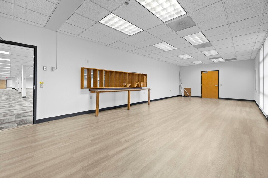 More Photos Of 4240 S Lees Summit Rd, Independence Office For Lease