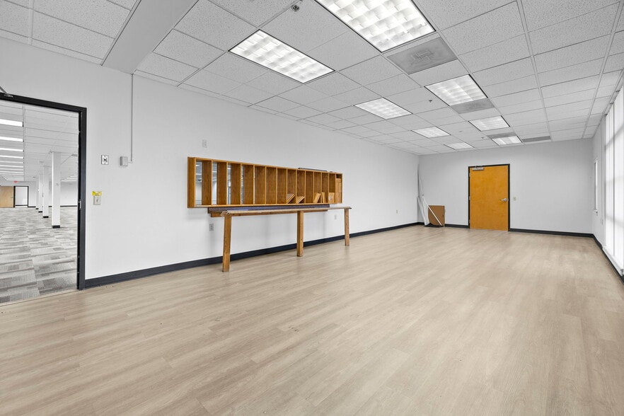 More Photos Of 4240 S Lees Summit Rd, Independence Office For Lease