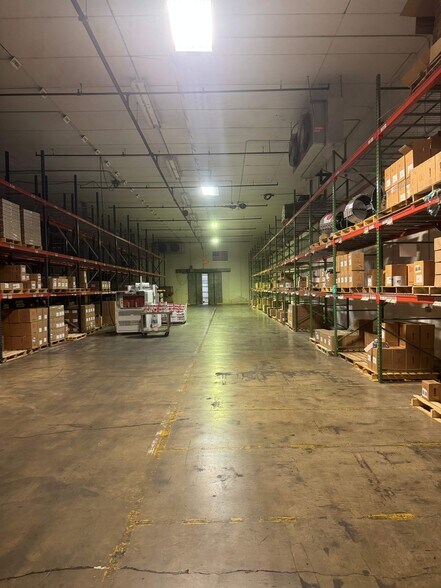 More Photos Of 600 Ellis Rd N, Jacksonville Warehouse For Lease