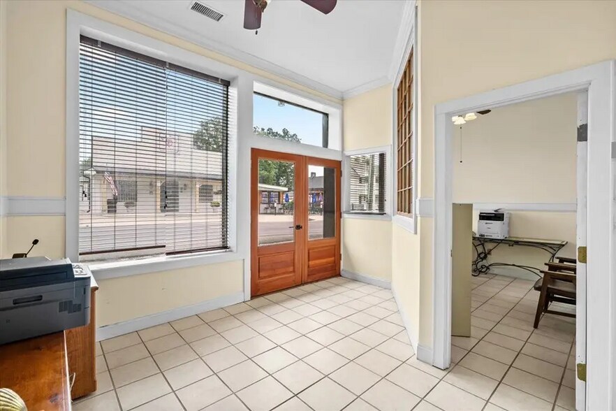 More Photos Of 313 Wolfe St, Cohutta Office For Sale