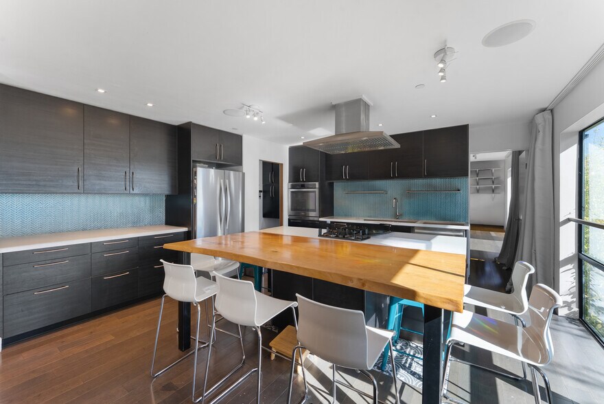 More Photos Of 385 Juniper Ave, Carlsbad Apartments For Sale