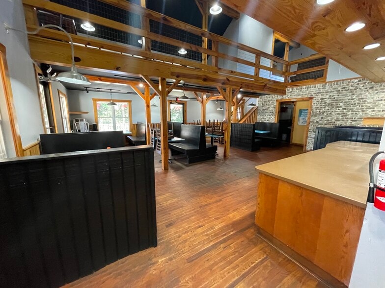 More Photos Of 386 Highway 82 S, Jefferson Restaurant For Sale