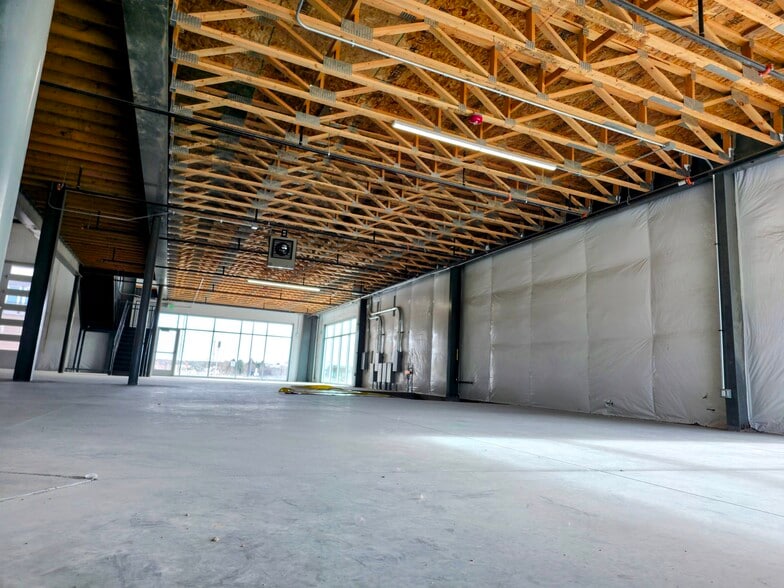 More Photos Of 13833 E Briarwood Ave, Centennial Light Distribution For Sale