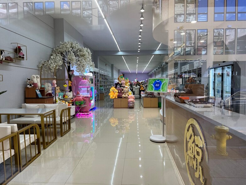 More Photos Of 841 Chapel St, New Haven Apartments For Lease