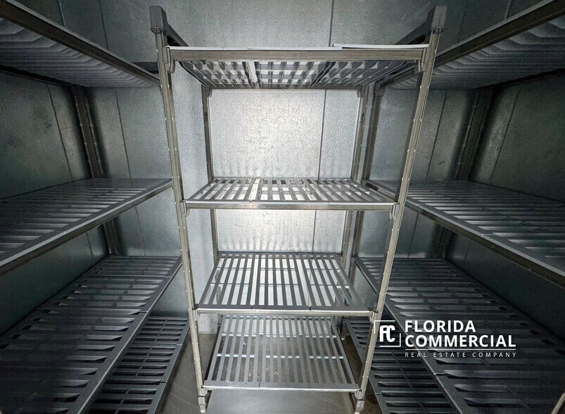 More Photos Of 796 NE Dixie Hwy, Jensen Beach Restaurant For Sale