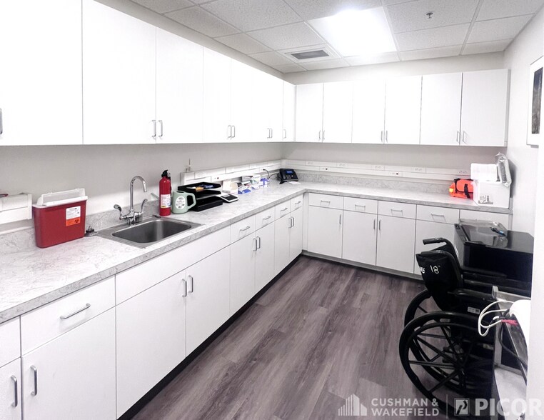 More Photos Of 1751 W Orange Grove Rd, Tucson Medical For Sale