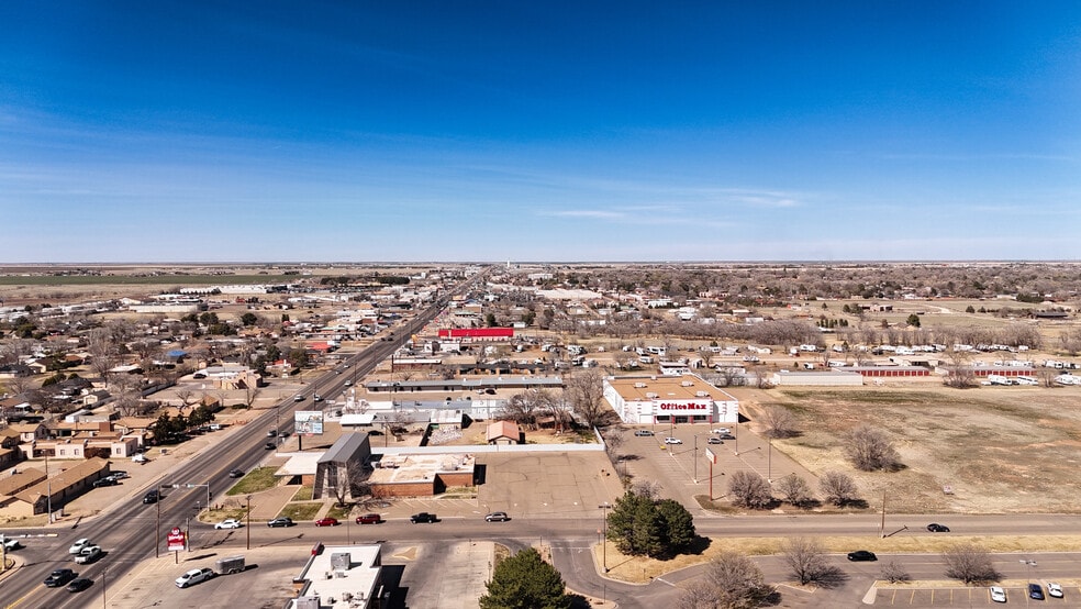 More Photos Of 900 E Manana Blvd, Clovis General Retail For Sale