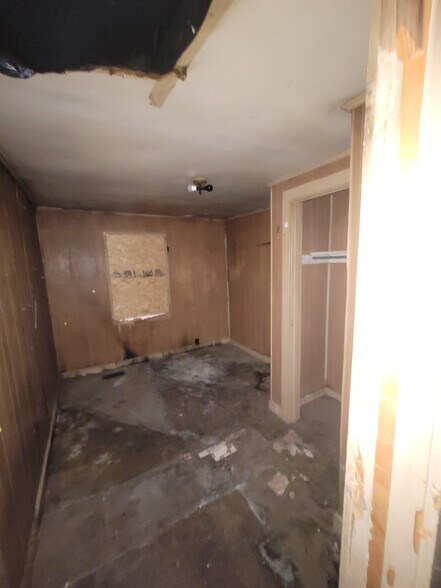 More Photos Of 1823 W 8th St, Muncie Multifamily For Sale