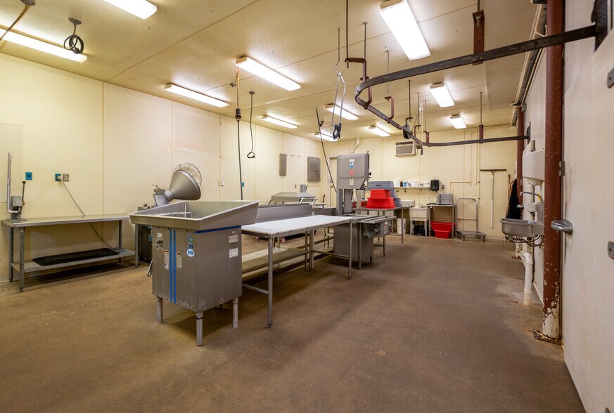 More Photos Of 4634 Highway 185, New Haven Freestanding For Sale