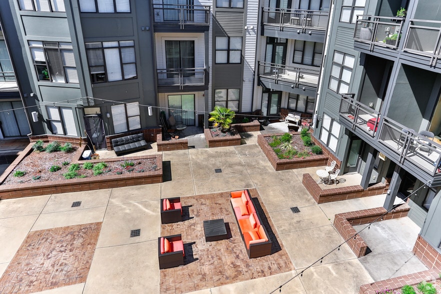 More Photos Of 810 E 7th St, Charlotte Apartments For Lease