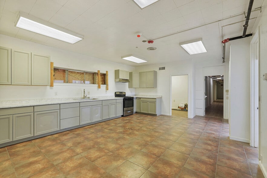 More Photos Of 512 W Harding Way, Stockton Medical For Sale