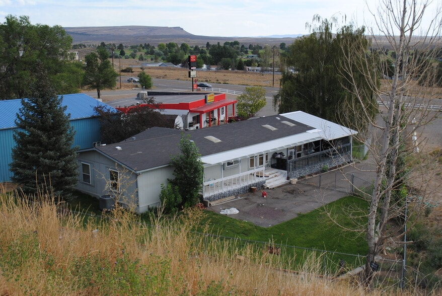 More Photos Of 810 HWY 93, Jackpot Convenience Store For Sale