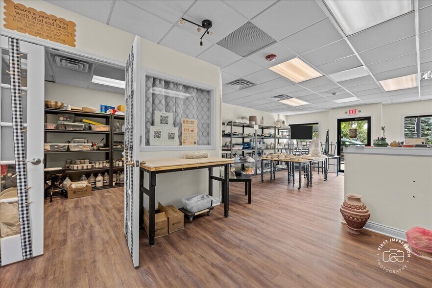 More Photos Of 4958 Main St, Downers Grove Office Residential For Lease
