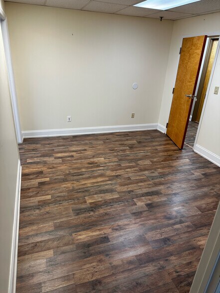 More Photos Of 272 N Bedford Rd, Mount Kisco Office For Sale