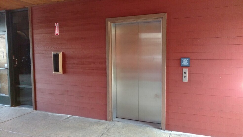 More Photos Of 1900 Royalty Dr, Pomona Medical For Lease