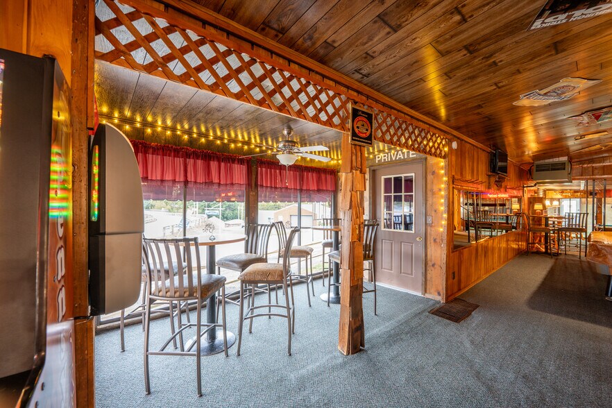 More Photos Of 608 N Chestnut St, Derry Restaurant For Sale