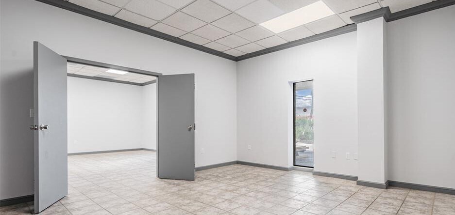 More Photos Of 9502 N Florida Ave, Tampa Auto Dealership For Sale