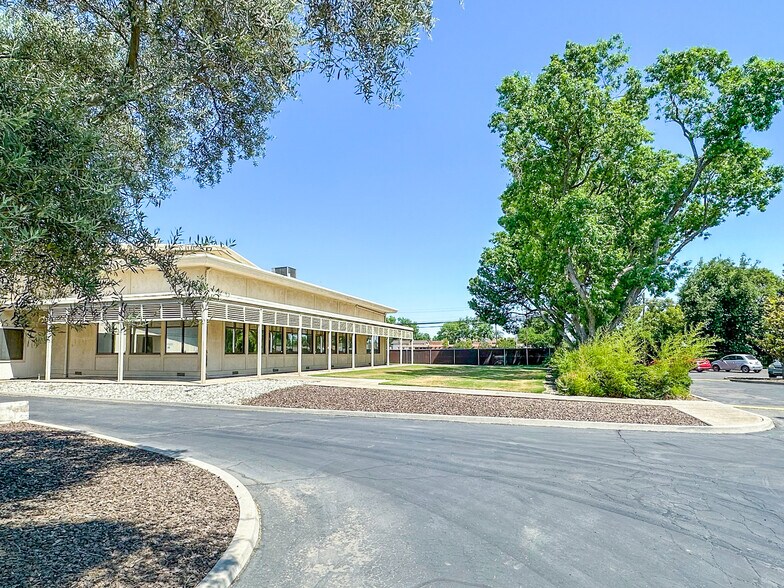 More Photos Of 3130 N Fresno St, Fresno Office For Sale