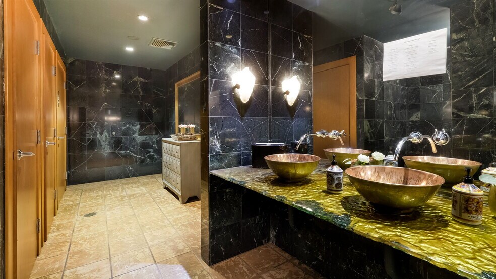 More Photos Of 1373 Easton Rd, Warrington Restaurant For Sale