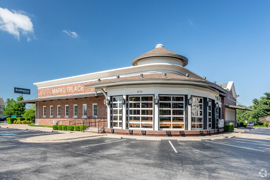 More Photos Of 1636 S 48th St, Springdale Restaurant For Sale