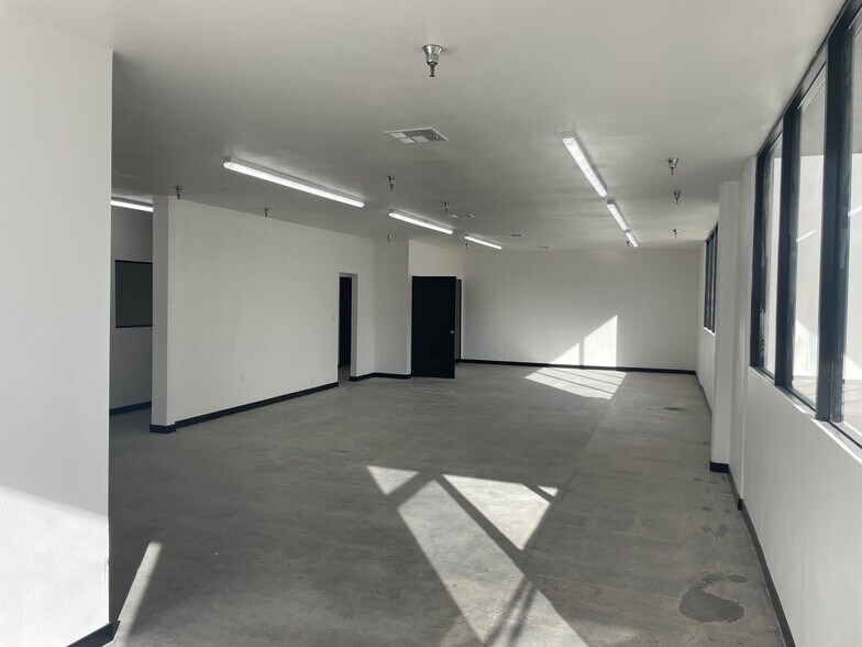 More Photos Of 2945 Columbia St, Torrance Industrial For Sale