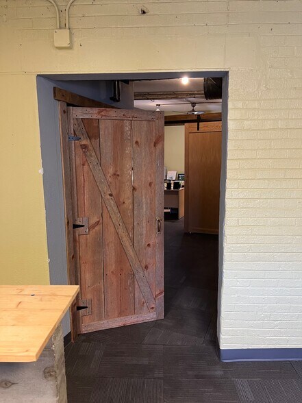 More Photos Of 2303 Charles St, Rockford Loft Creative Space For Sale