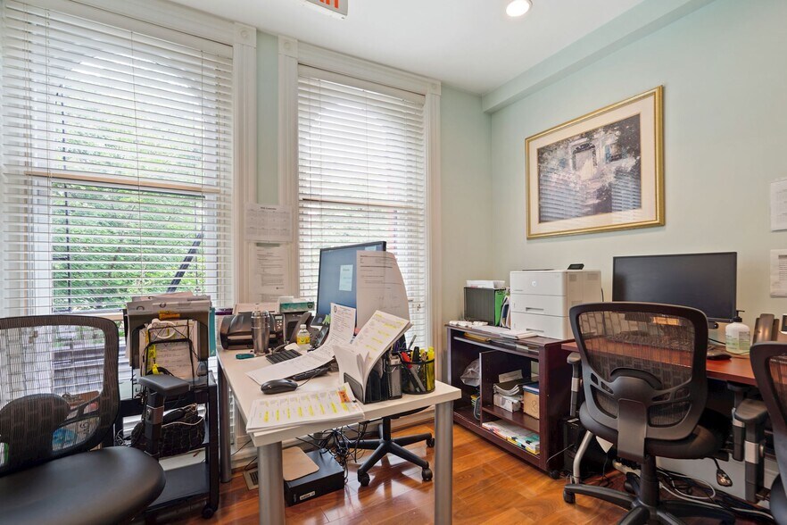 More Photos Of 1011 New Hampshire Ave NW, Washington Office For Sale