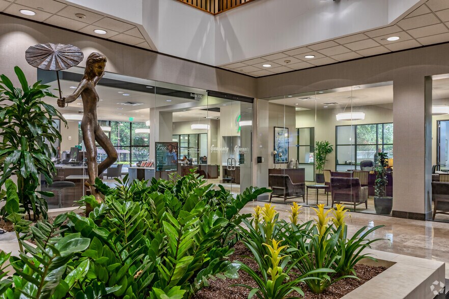 More Photos Of 16475 N Dallas Pky, Addison Office For Lease