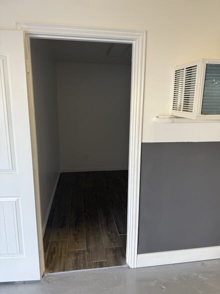 More Photos Of 2617 W Blue Mound Rd, Haslet Warehouse For Lease