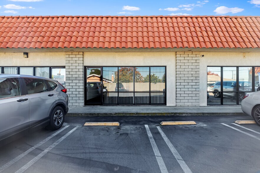 More Photos Of 23517 S Main St, Carson Medical For Lease