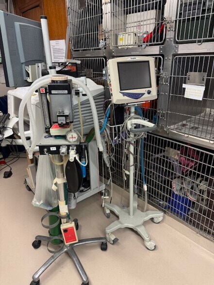 More Photos Of 7439 Tyler Blvd, Mentor Veterinarian Kennel For Sale