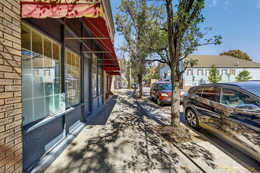 More Photos Of 8203 SE 13th Ave, Portland Office For Sale