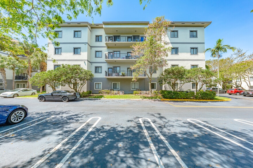 More Photos Of 2801-2851 Riverside Dr, Coral Springs Apartments For Sale