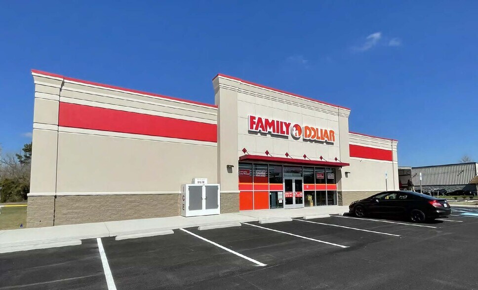 Primary Photo Of 503 W 3rd St, Konawa General Retail For Sale