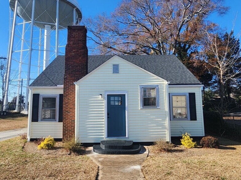 Primary Photo Of 109 Few St, Greer Office For Lease