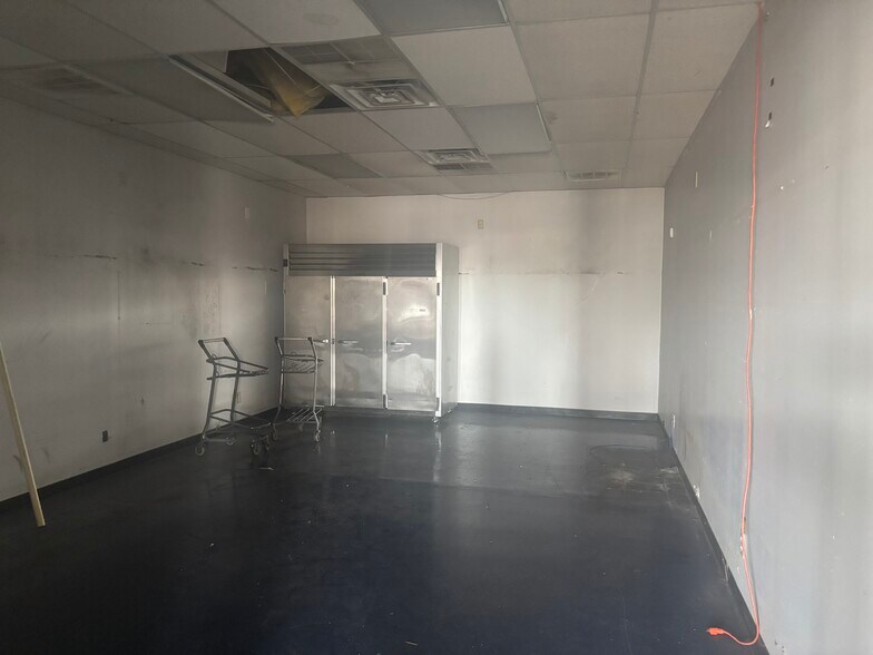 More Photos Of 4901-4999 S Hulen St, Fort Worth Unknown For Lease