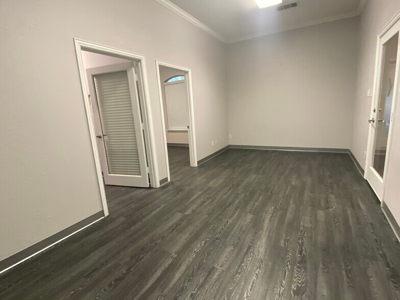 More Photos Of 1001 Glade Rd, Colleyville Medical For Lease