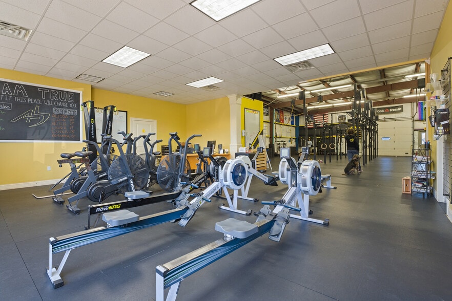 More Photos Of 11 Overlook Dr, Hamden Warehouse For Sale