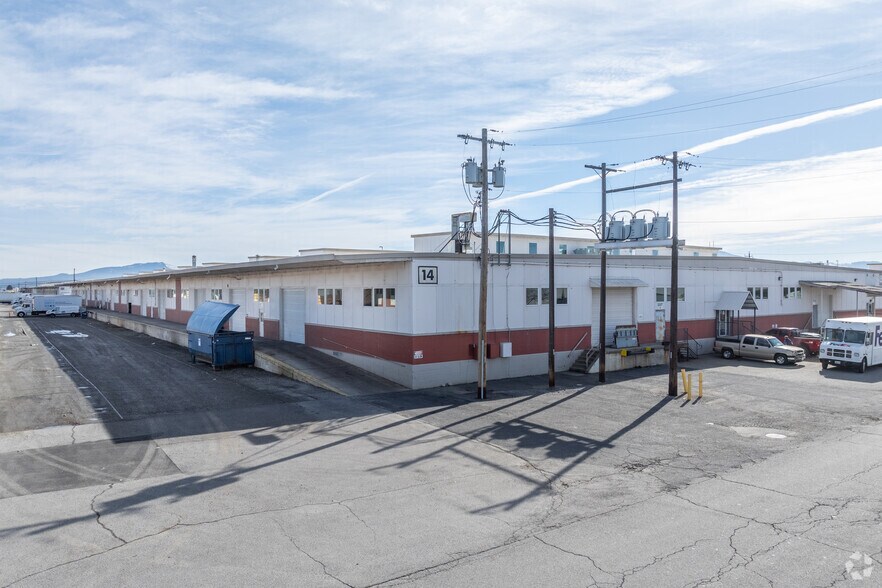 More Photos Of 3808 N Sullivan Rd, Spokane Valley Warehouse For Lease