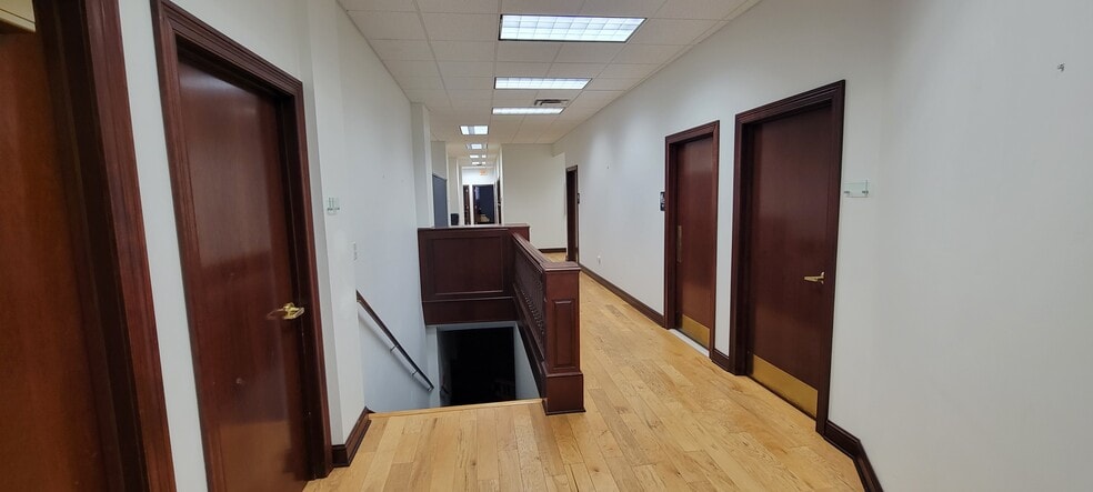 More Photos Of 916 Quarrier, Charleston Office Residential For Sale