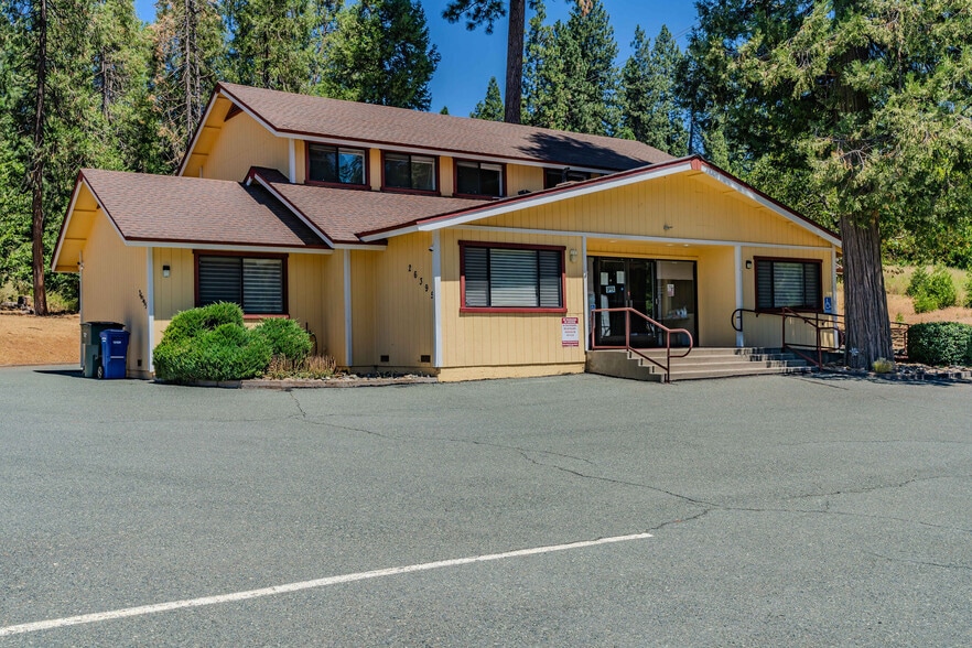 More Photos Of 26395 Buckhorn Ridge Rd, Pioneer Bank For Sale