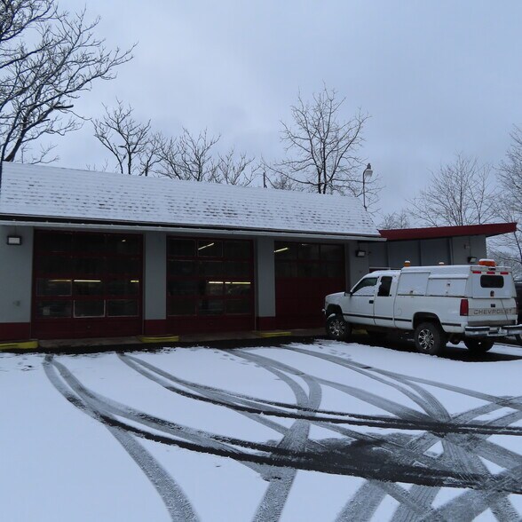 More Photos Of 2970-2974 E Genesee St, Syracuse Auto Repair For Sale
