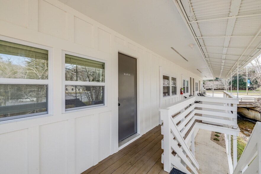 More Photos Of 4102 Soco Rd, Maggie Valley Hotel For Sale