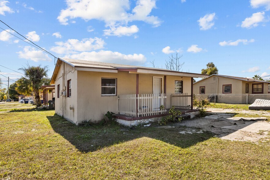 More Photos Of 2603 Booker St, Fort Pierce Apartments For Sale