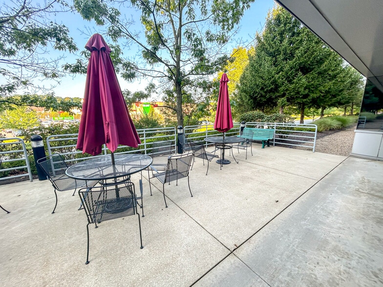 More Photos Of 300-310 Seven Fields Blvd, Seven Fields Office For Lease