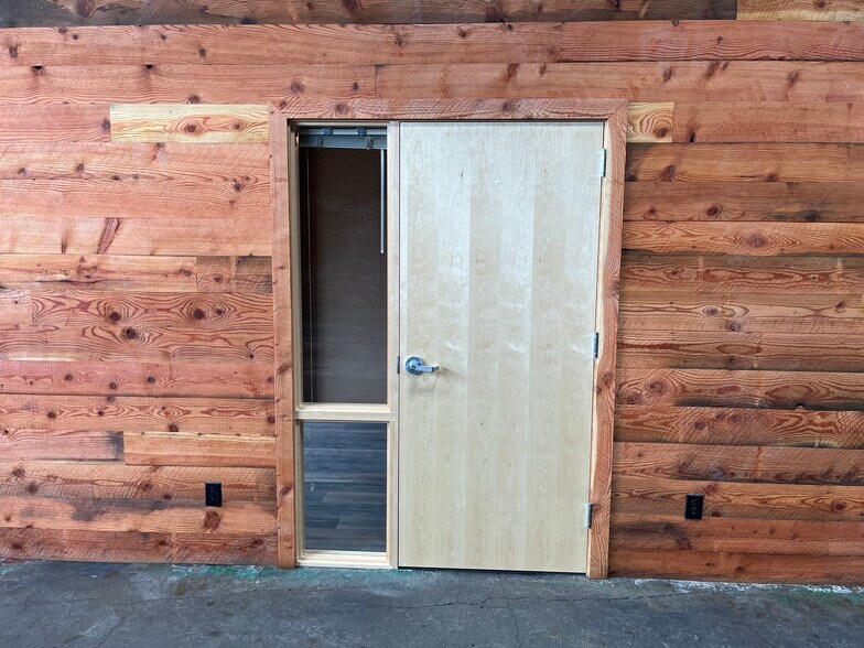 More Photos Of 1517 E Sprague Ave, Spokane Storefront Retail Office For Sale